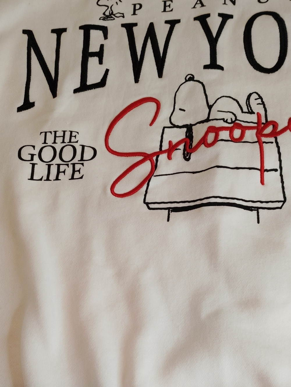 Peanuts Snoopy New York White Sweat Shirt Size M - Picture 3 of 11